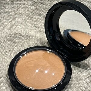 MAC Mineralize Skinfinish Medium Deep